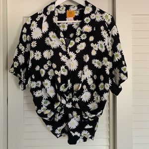 100% viscose/rayon daisy print button down
